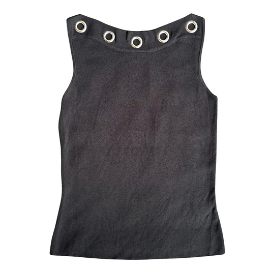 Oversized grommet tank